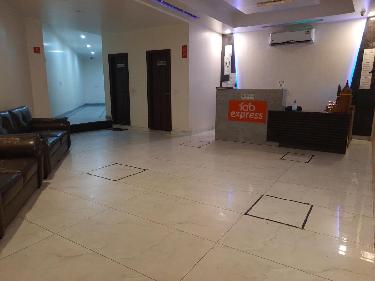 Airport Hotel Classic Park Neu-Delhi Exterior foto