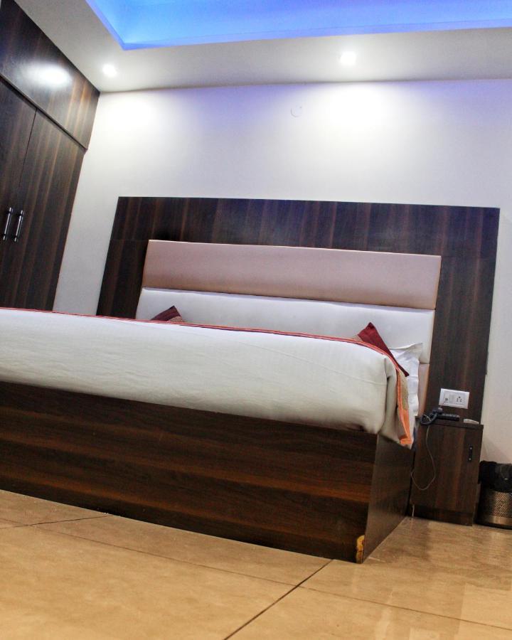Airport Hotel Classic Park Neu-Delhi Exterior foto
