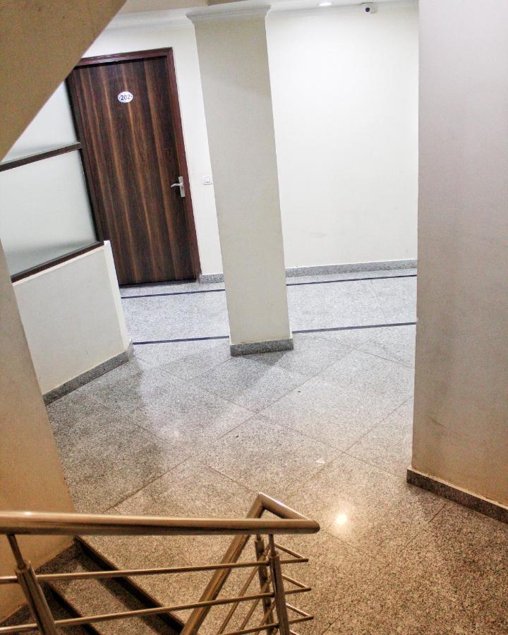 Airport Hotel Classic Park Neu-Delhi Exterior foto