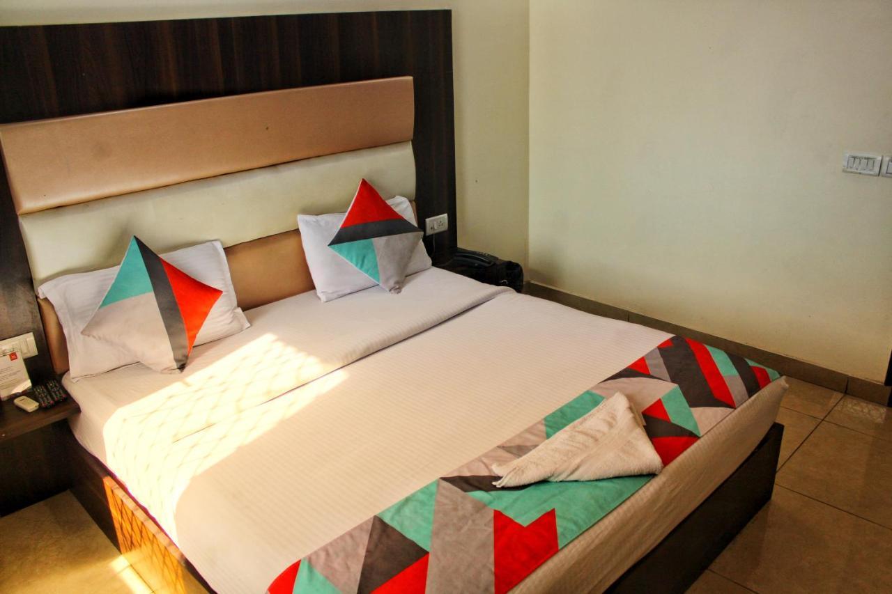 Airport Hotel Classic Park Neu-Delhi Exterior foto